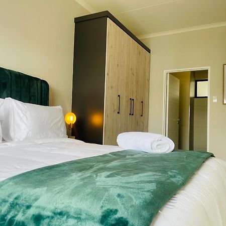 Mikeys Place On New: 2Bed2Bath No.1 With Free Wifinetflix Midrand Eksteriør bilde