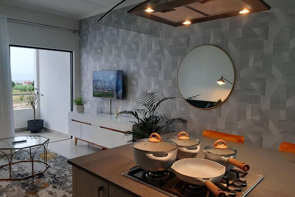 Mikeys Place On New: 2Bed2Bath No.1 With Free Wifinetflix Midrand Eksteriør bilde