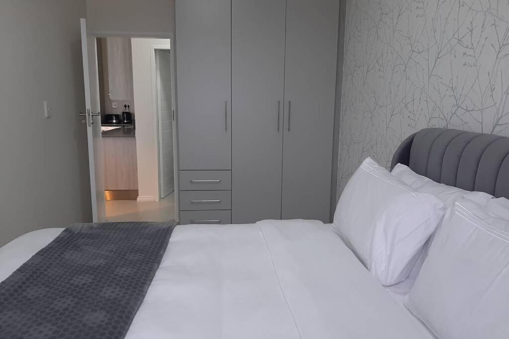 Mikeys Place On New: 2Bed2Bath No.1 With Free Wifinetflix Midrand Eksteriør bilde
